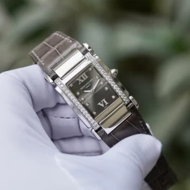 Đồng Hồ Patek Philippe Twenty-4 18K White Gold & Diamonds Ladies Watch Ref.4920G-001