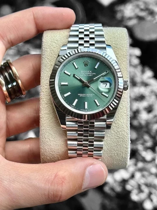 Rolex Oyster Perpetual Datejust Jubilee 41mm 126334 Fluted Green Dial