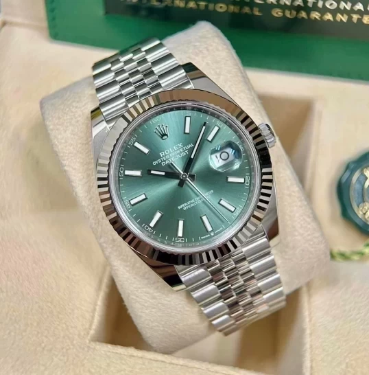 Rolex Oyster Perpetual Datejust Jubilee 41mm 126334 Fluted Green Dial