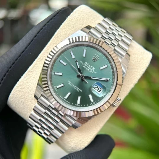 Rolex Oyster Perpetual Datejust Jubilee 41mm 126334 Fluted Green Dial