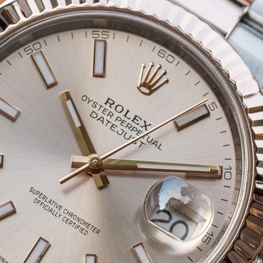 Rolex Oyster Perpetual Datejust 41mm 126331 thép Oystersteel và vàng Everose