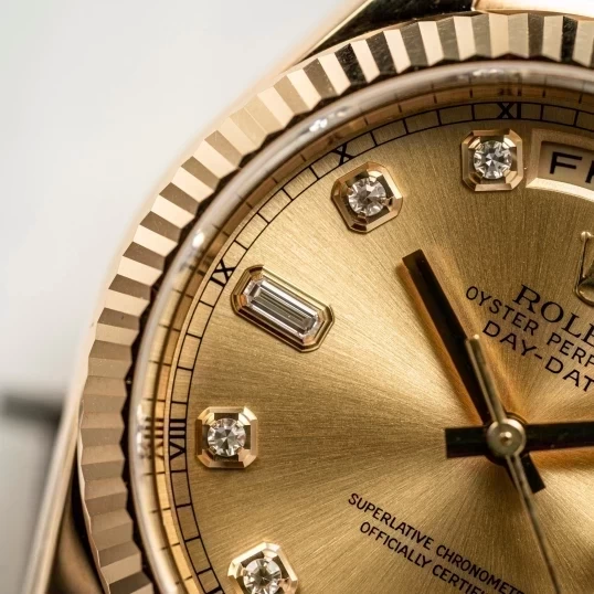 Rolex Oyster Perpetual Day-Date 36mm 118238 mặt số vàng Champagne