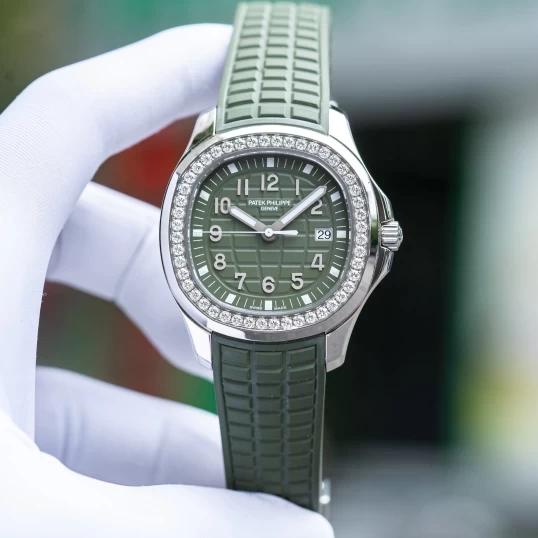 Patek Philippe Aquanaut 38,8mm 5267-200A-011 Kaki Green