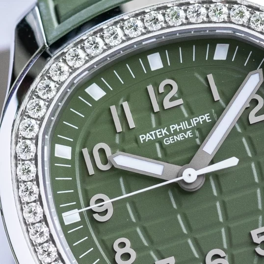 Patek Philippe Aquanaut 38,8mm 5267-200A-011 Kaki Green