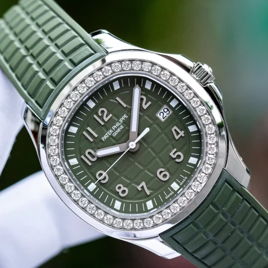 Patek Philippe Aquanaut 38,8mm 5267-200A-011 Kaki Green