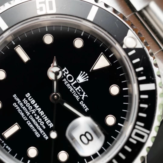 Rolex Oyster Perpetual Submariner Date 16610LN 40mm Oystersteel