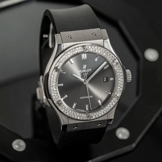 Hublot Classic Fusion 542.NX.7071.LR Grey Titanium Diamonds 42mm