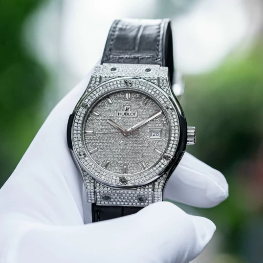 Hublot Classic Fusion White Dial Diamonds 42mm 542.NX.2611.LR