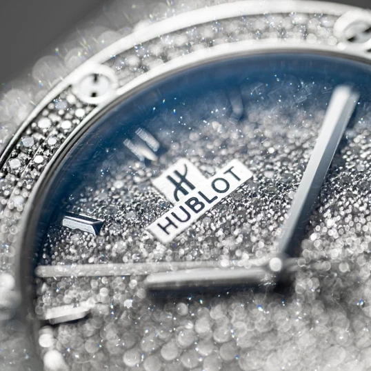 HUBLOT Classic Fusion Full diamond pave 42mm