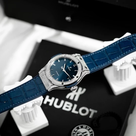 Hublot Classic Fusion Titanium Pave Blue Dial 42mm - New 2021