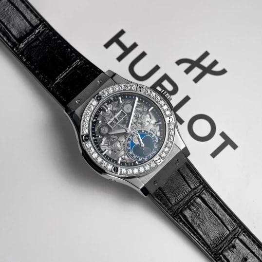 Hublot Classic Fusion Aerofusion Moonphase Titanium Diamond 547.NX.0170.LR 42mm