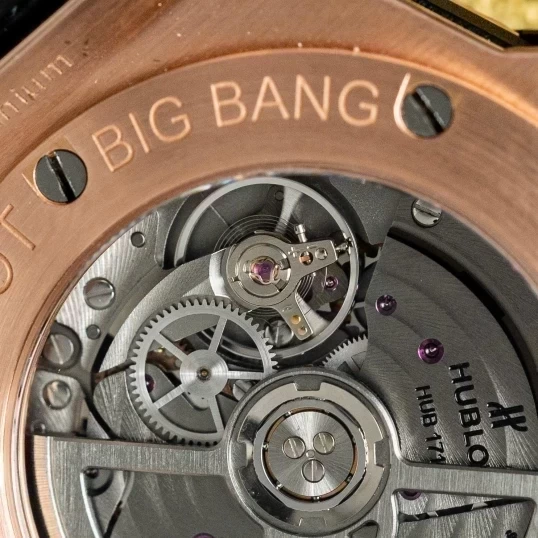 Hublot Big Bang Sang Bleu King Gold Pavé 465.OS.1118.VR.1704.MXM18