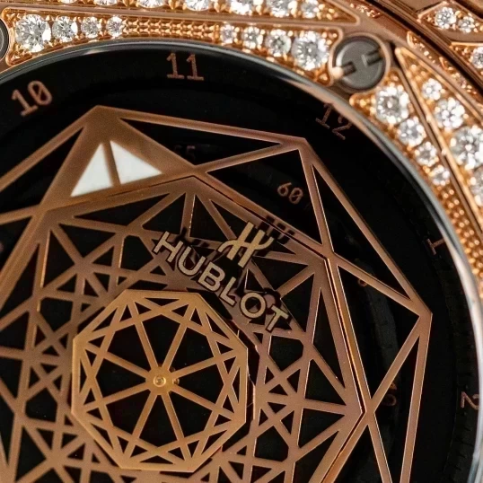 Hublot Big Bang Sang Bleu King Gold Pavé 465.OS.1118.VR.1704.MXM18