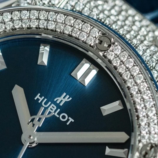 Hublot Classic Fusion Lady Full Kim Pave 33mm 581.NX.7170.RX