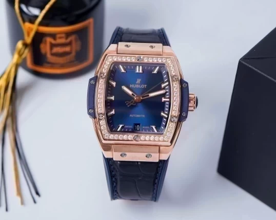 Hublot Spirit Of Big Bang King Gold Blue Diamonds 39mm 665.OX.7180.LR.1204