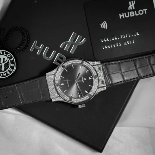 Hublot Classic Fusion Grey Titanium Pave Diamond 42mm 542.NX.7071.LR