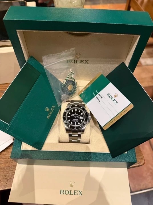 Rolex Oyster Perpetual Submariner Date 41mm 116610LN