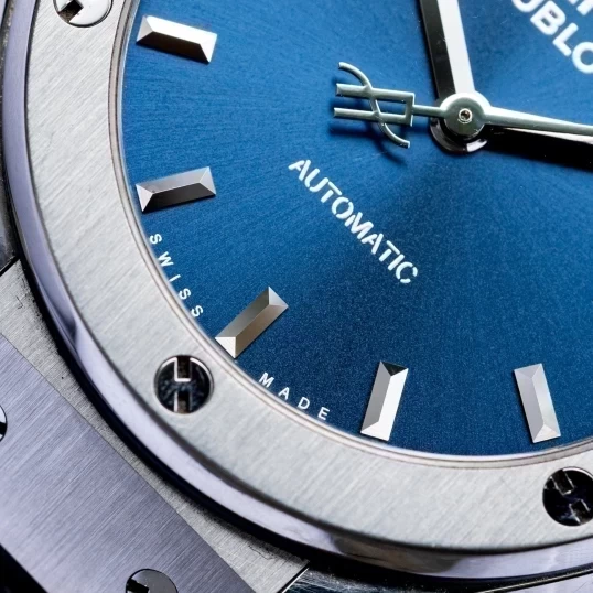 Hublot Classic Fusion 38mm Blue Dial 565.NX.7170.LR