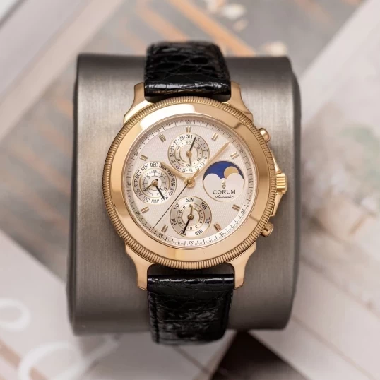 Corum Perpetual Calendar Limited Edition 100, Chronograph & lịch vạn niên