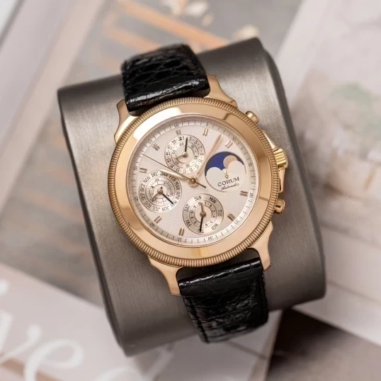 Corum Perpetual Calendar Limited Edition 100, Chronograph & lịch vạn niên