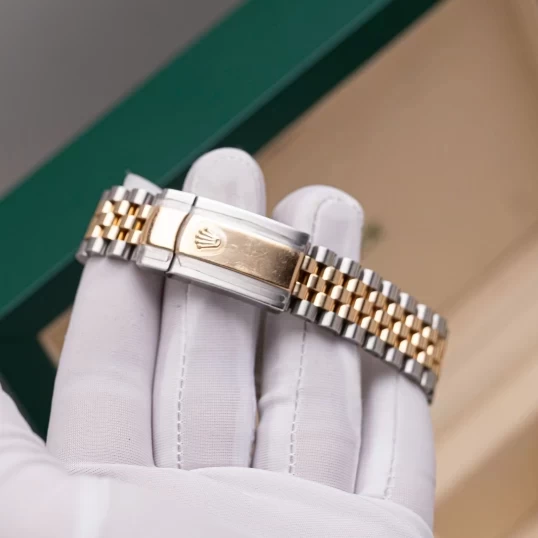 Rolex Oyster Perpetual Datejust 36mm Ref. 126233  Champagne Palm Motif Dial