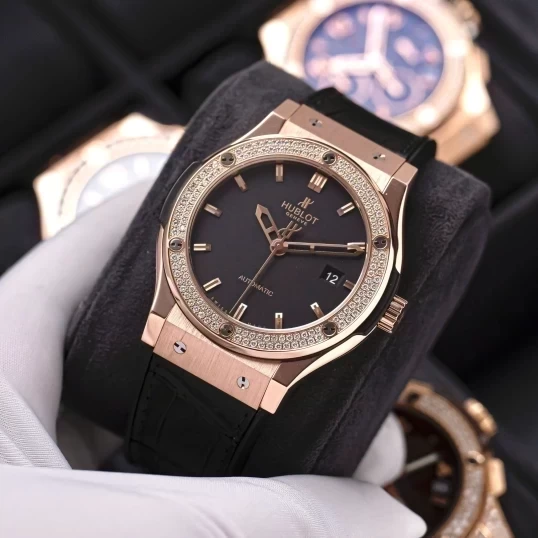 Hublot Classic Fusion Automatic 42mm King Gold & Diamonds – Ref. 542.OX.1180.LR.1104