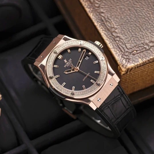 Hublot Classic Fusion Automatic 42mm King Gold & Diamonds – Ref. 542.OX.1180.LR.1104