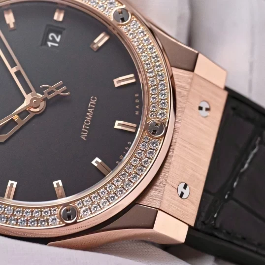 Hublot Classic Fusion Automatic 42mm King Gold & Diamonds – Ref. 542.OX.1180.LR.1104