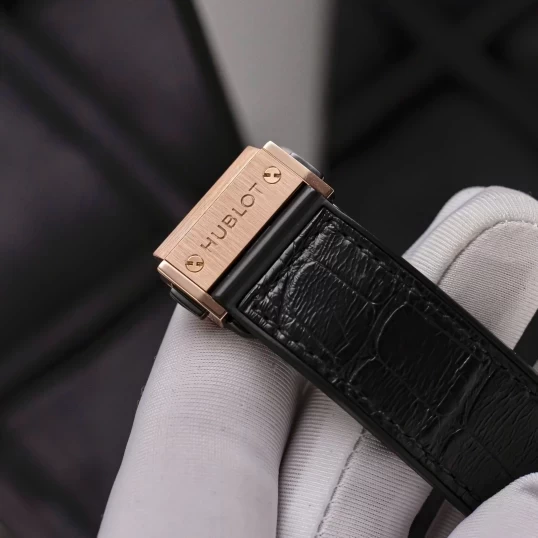 Hublot Classic Fusion Automatic 42mm King Gold & Diamonds – Ref. 542.OX.1180.LR.1104