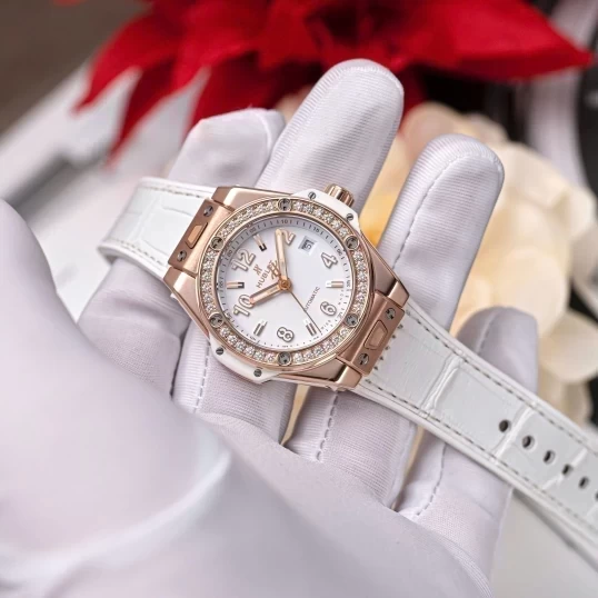 Hublot Big Bang One Click King Gold White Diamonds 33mm Ref.  485.OE.2080.RW.1204