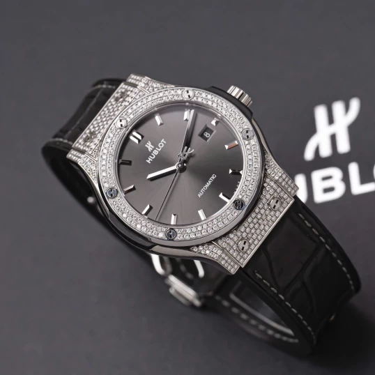 Hublot Classic Fusion Titanium Pave Diamond Grey Dial 42mm 542.NX.7071.LR