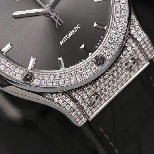 Hublot Classic Fusion Titanium Pave Diamond Grey Dial 42mm 542.NX.7071.LR