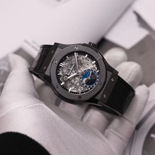 Hublot Classic Fusion Aerofusion Moonphase Ceramic 42mm 547.CX.0170.LR