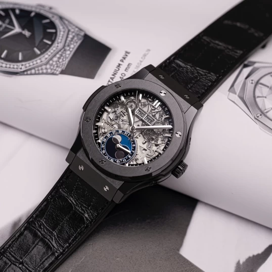 Hublot Classic Fusion Aerofusion Moonphase Ceramic 42mm 547.CX.0170.LR