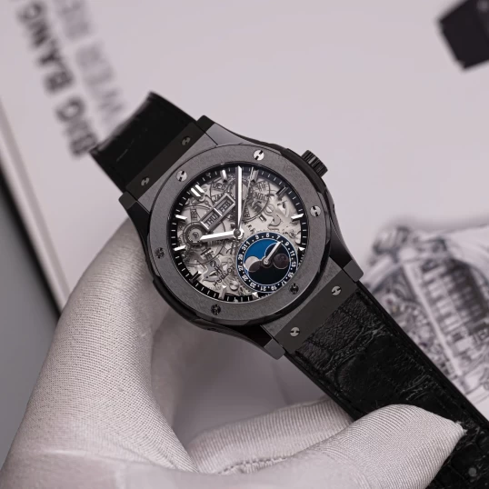 Hublot Classic Fusion Aerofusion Moonphase Ceramic 42mm 547.CX.0170.LR