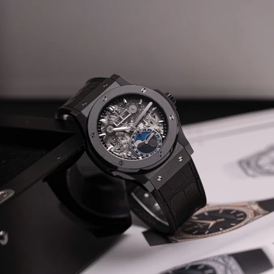 Hublot Classic Fusion Aerofusion Moonphase Ceramic 42mm 547.CX.0170.LR