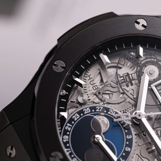Hublot Classic Fusion Aerofusion Moonphase Ceramic 42mm 547.CX.0170.LR