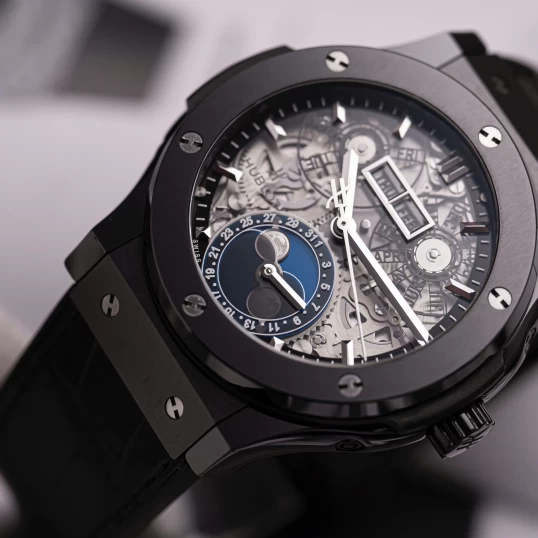 Hublot Classic Fusion Aerofusion Moonphase Ceramic 42mm 547.CX.0170.LR