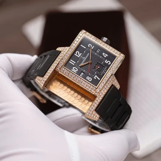 Jaeger-LeCoultre Reverso Squadra Hometime 18k Rose Gold Q7002671 Custom Diamonds
