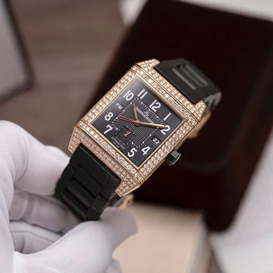 Jaeger-LeCoultre Reverso Squadra Hometime 18k Rose Gold Q7002671 Custom Diamonds