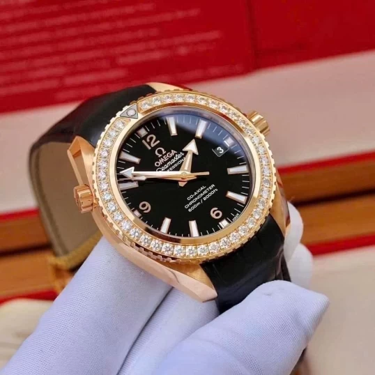 Omega Seamaster Planet Ocean 600M Co-Axial 42mm Ref 232.58.42.21.01.001– Red Gold / Diamond / Alligator