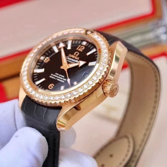 Omega Seamaster Planet Ocean 600M Co-Axial 42mm Ref 232.58.42.21.01.001– Red Gold / Diamond / Alligator
