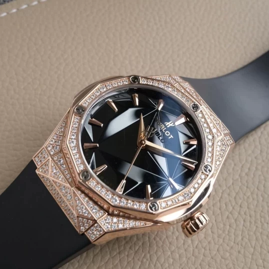 Hublot Classic Fusion Orlinski King Gold Pavé 40mm 550.OS.1800.RX.1604.ORL19