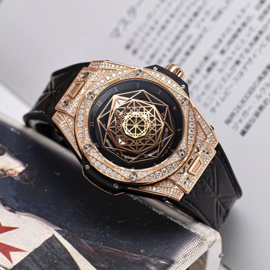 Hublot Big Bang Sang Bleu King Gold Pavé 465.OS.1118.VR.1704.MXM18
