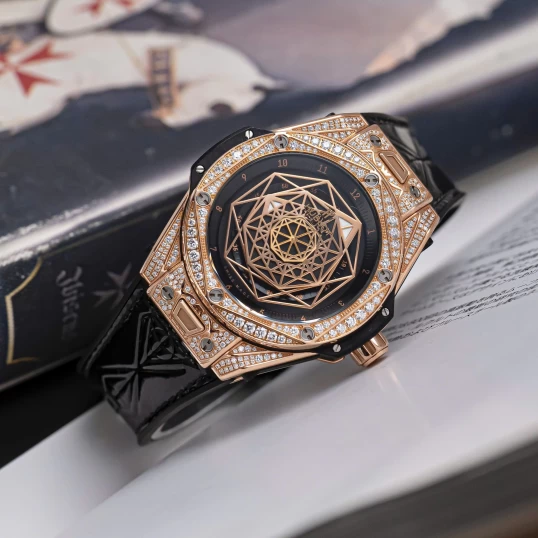 Hublot Big Bang Sang Bleu King Gold Pavé 465.OS.1118.VR.1704.MXM18