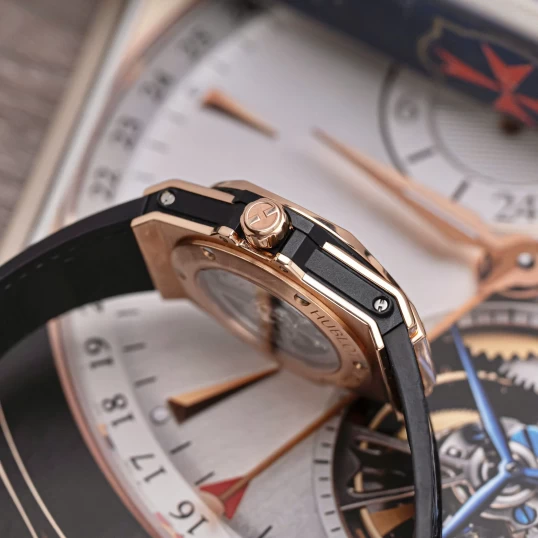 Hublot Big Bang Sang Bleu King Gold Pavé 465.OS.1118.VR.1704.MXM18