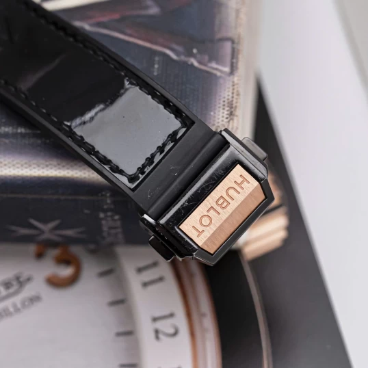 Hublot Big Bang Sang Bleu King Gold Pavé 465.OS.1118.VR.1704.MXM18