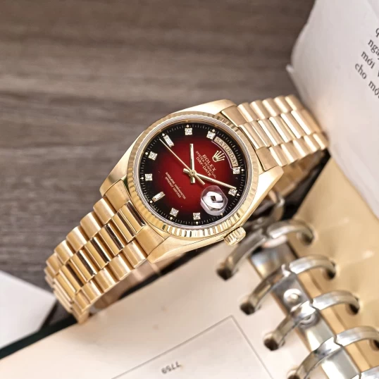 Rolex Oyster Perpetual Day-Date 36mm Ref. 18038 – Ombre Red Dial