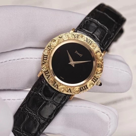 Piaget Vintage 9118 – 18K Yellow Gold