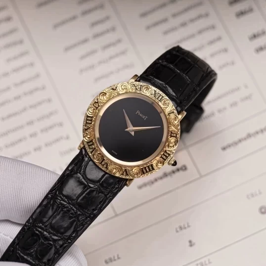 Piaget Vintage 9118 – 18K Yellow Gold